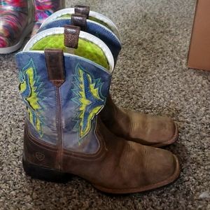 CHRISTMAS SALE Ariat Cowboy Boots